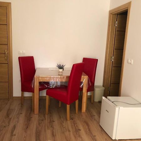 Apartment & Rooms Thomas Korenica Bagian luar foto