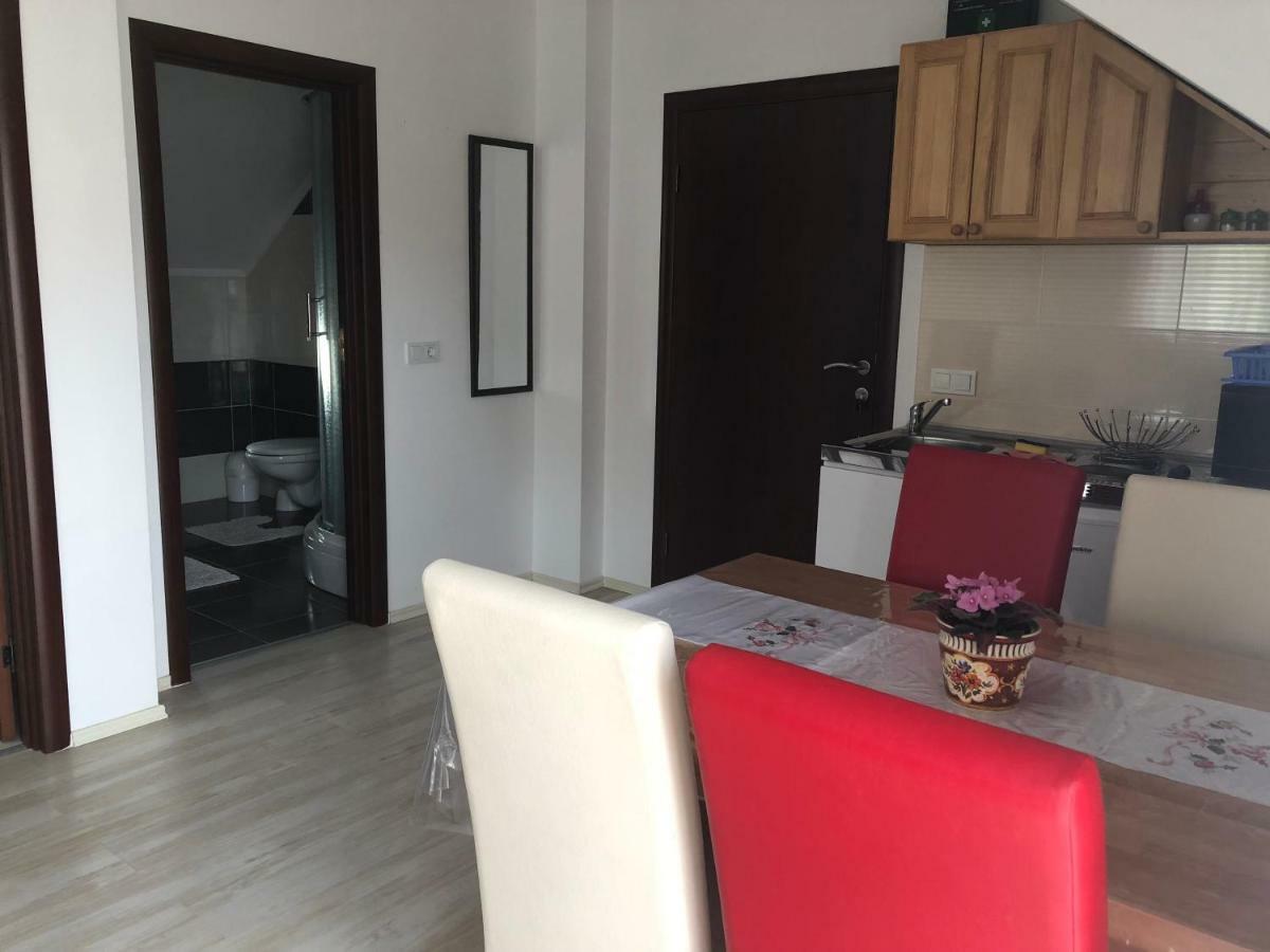 Apartment & Rooms Thomas Korenica Bagian luar foto
