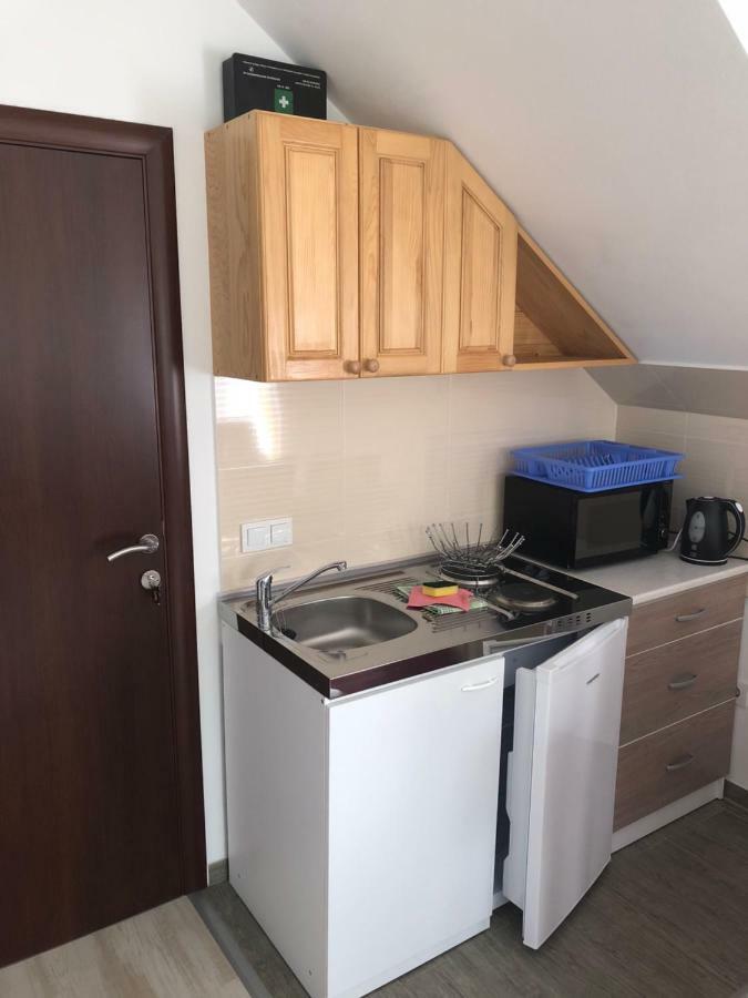 Apartment & Rooms Thomas Korenica Bagian luar foto