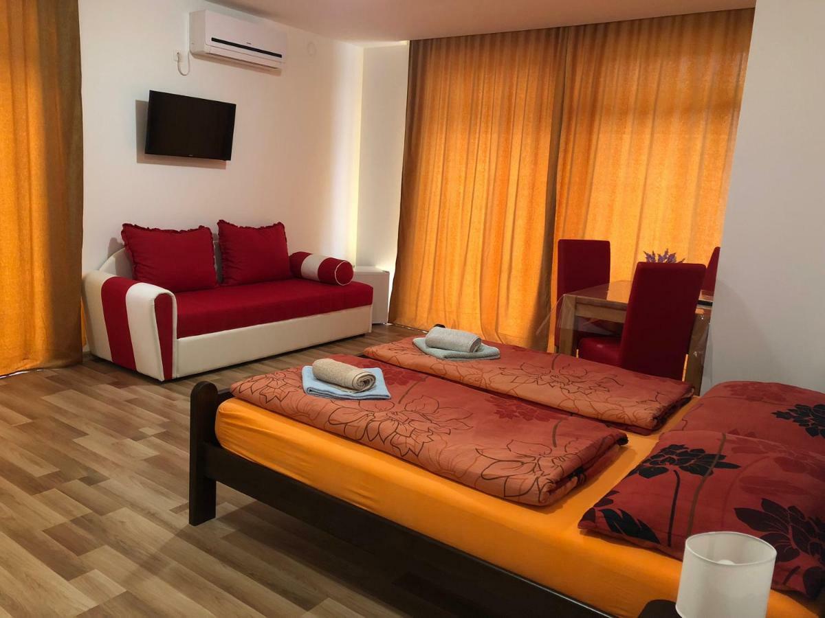 Apartment & Rooms Thomas Korenica Bagian luar foto