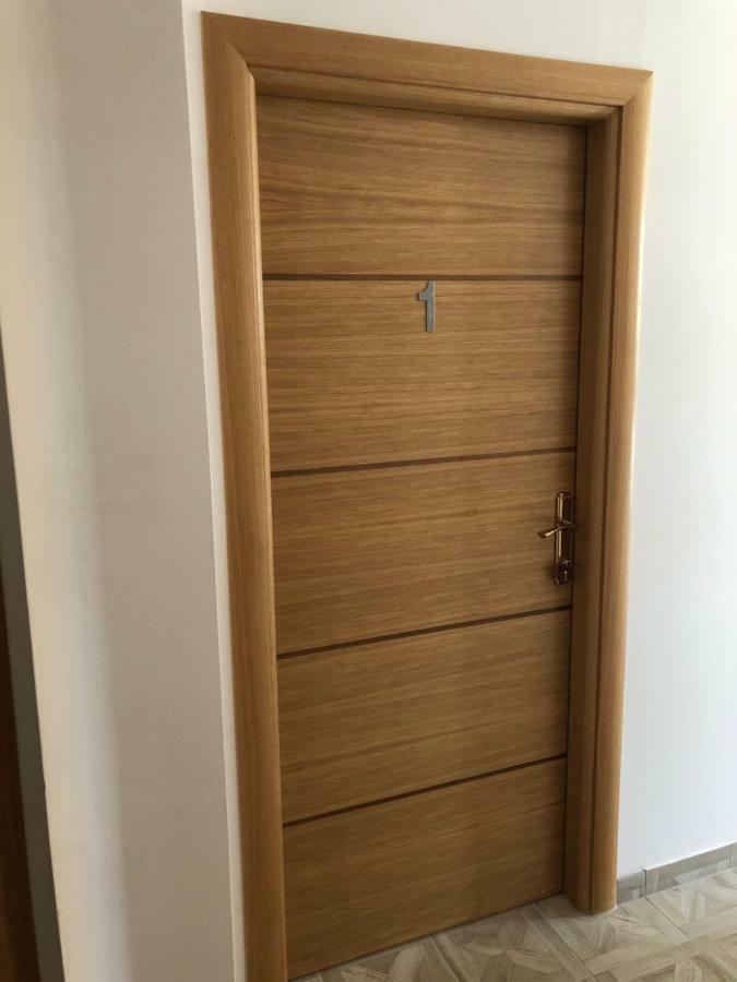 Apartment & Rooms Thomas Korenica Bagian luar foto