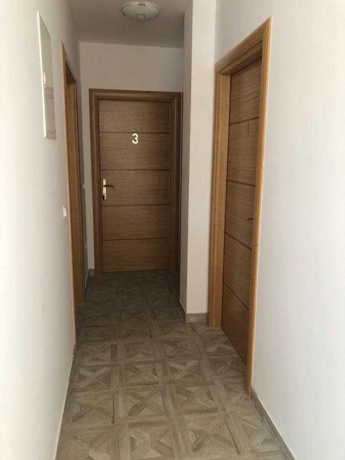 Apartment & Rooms Thomas Korenica Bagian luar foto