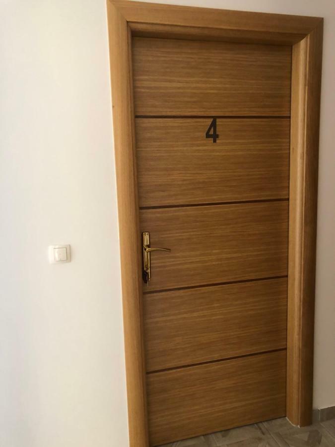 Apartment & Rooms Thomas Korenica Bagian luar foto
