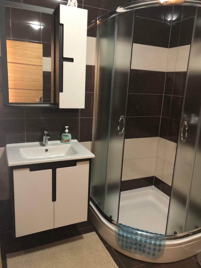 Apartment & Rooms Thomas Korenica Bagian luar foto